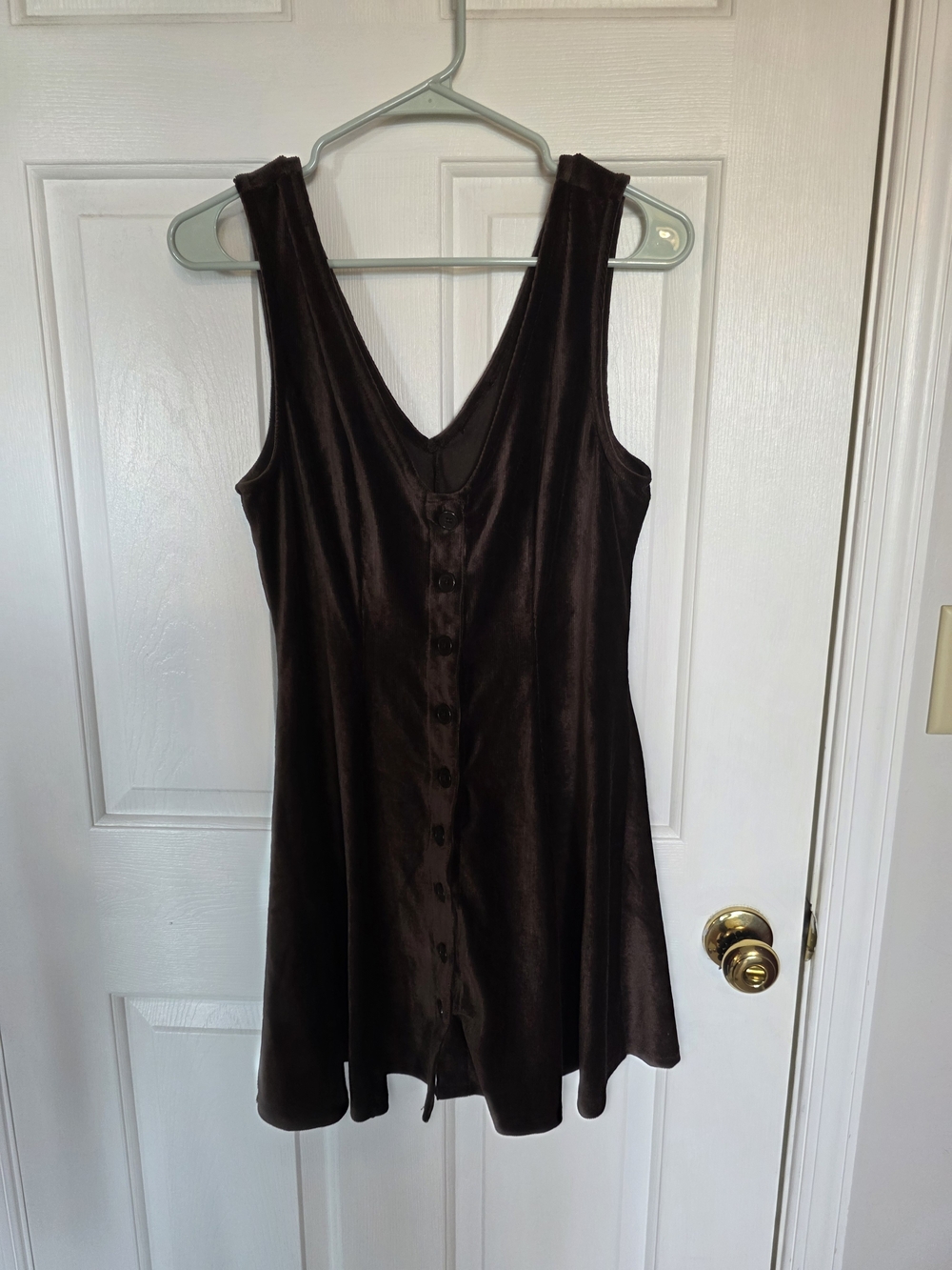 Classic Sleeveless Button-Front Dress in Dark Brown
